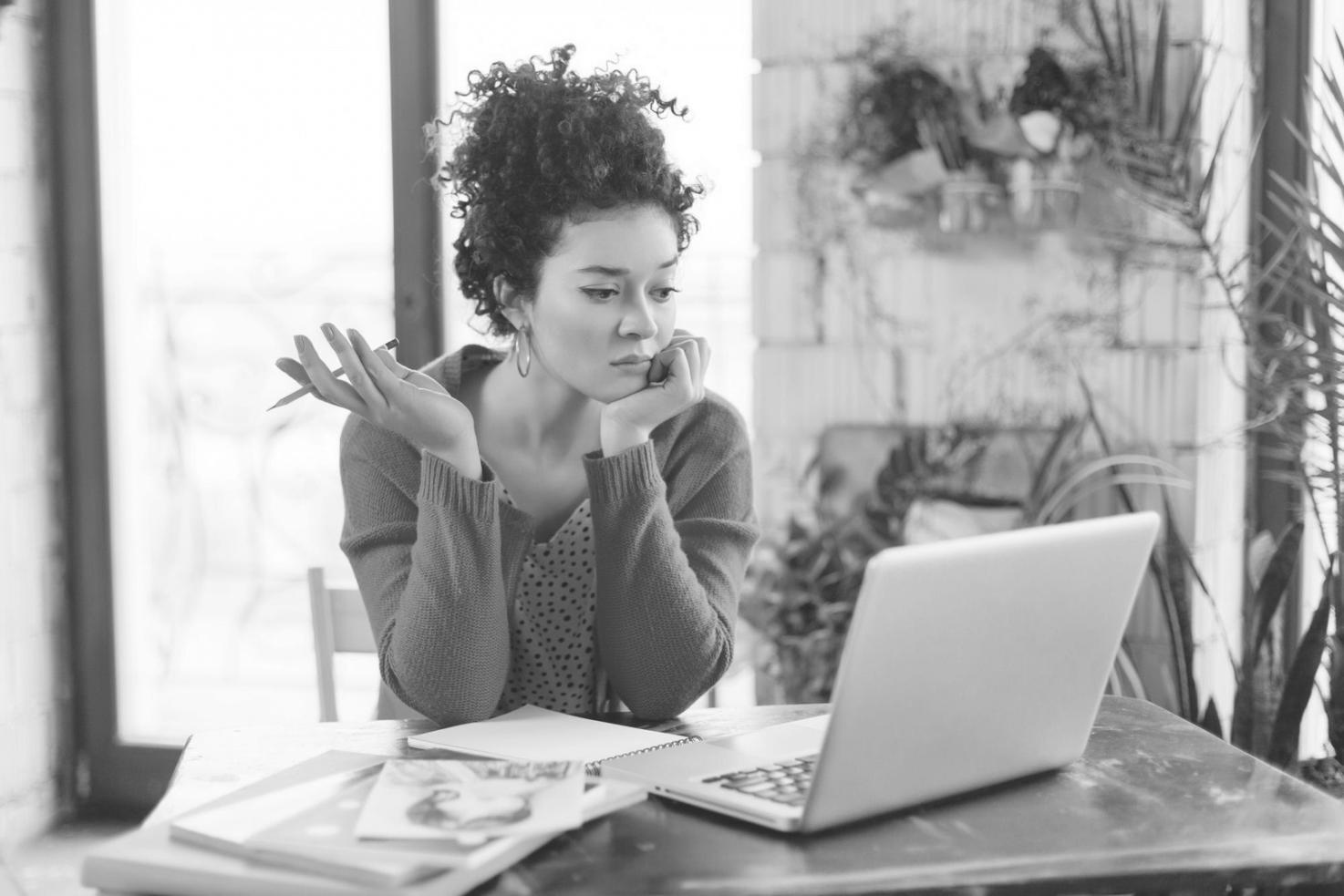 Planeamento financeiro e análise de orçamento doméstico